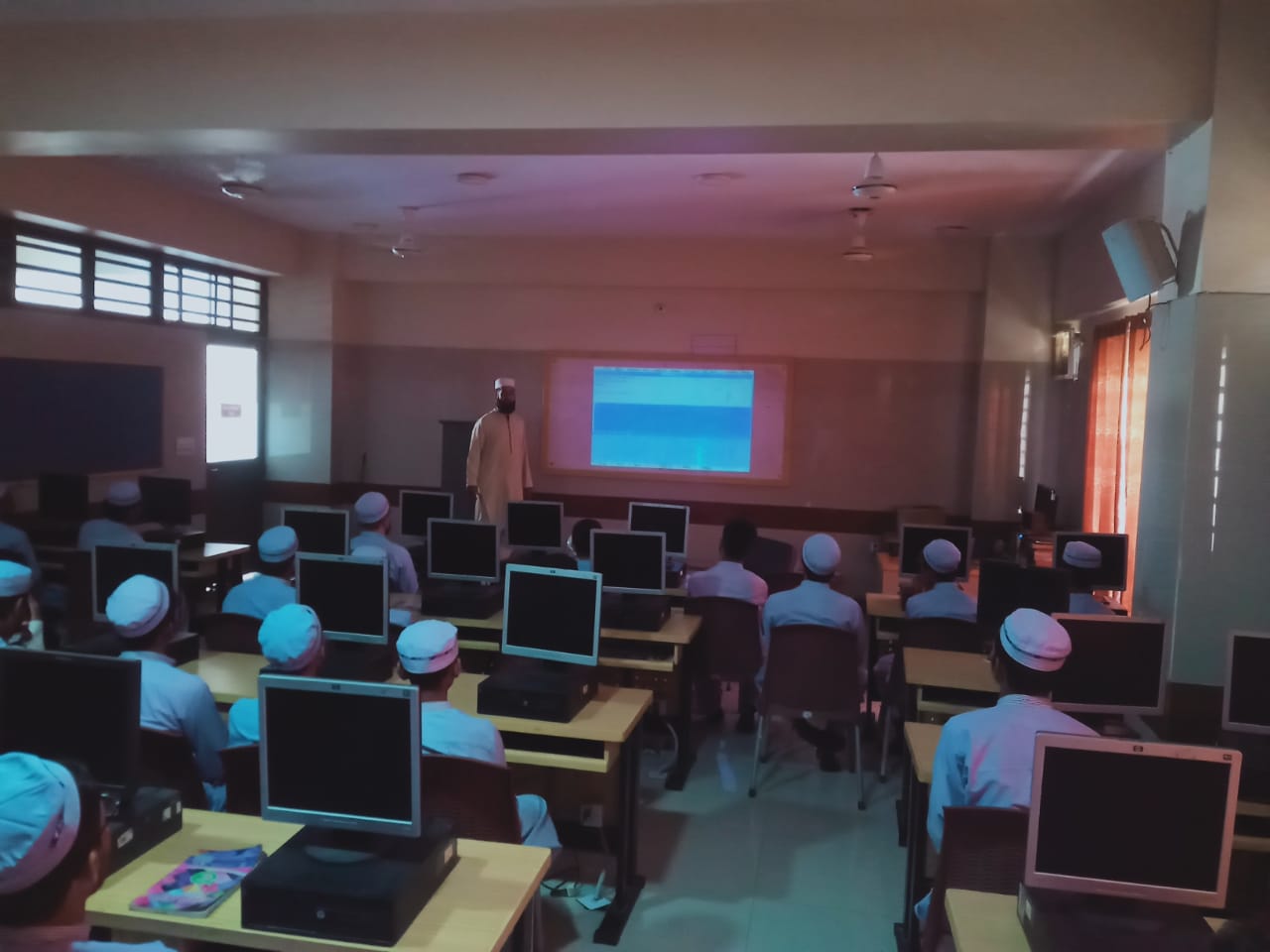 8def4400-cff8-4db2-8e3d-a8d68999344a